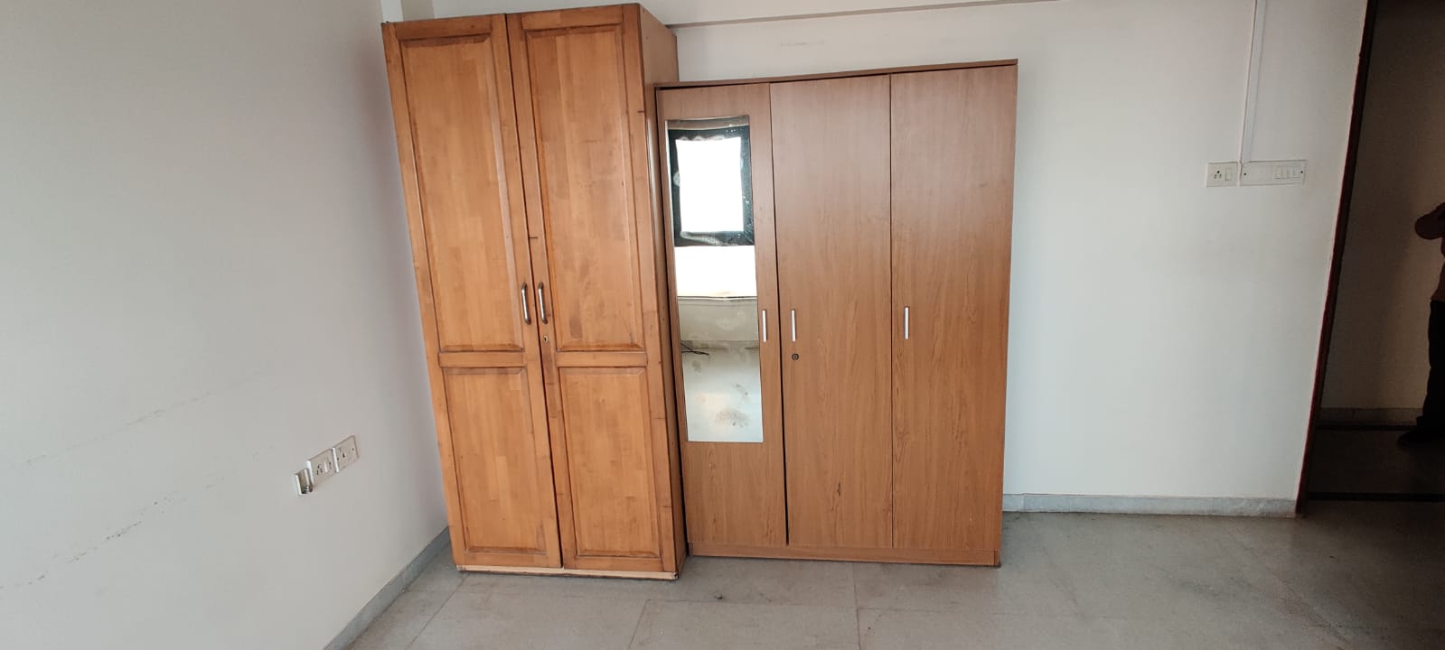3 BHK Semi Furnished in Belvedere Court , Mahalaxmi